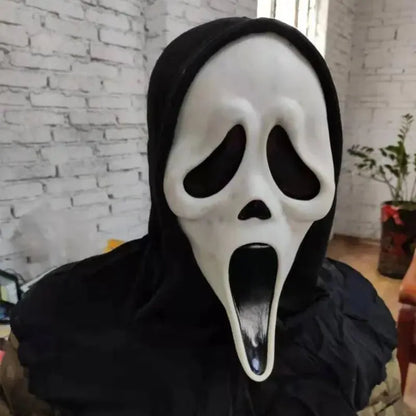 HorrorScream Halloween Mask - Spooky ghost face and deadly laugh