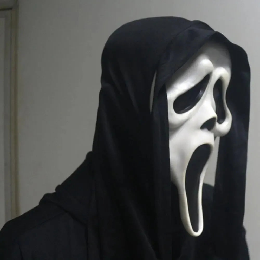 HorrorScream Halloween Mask - Spooky ghost face and deadly laugh